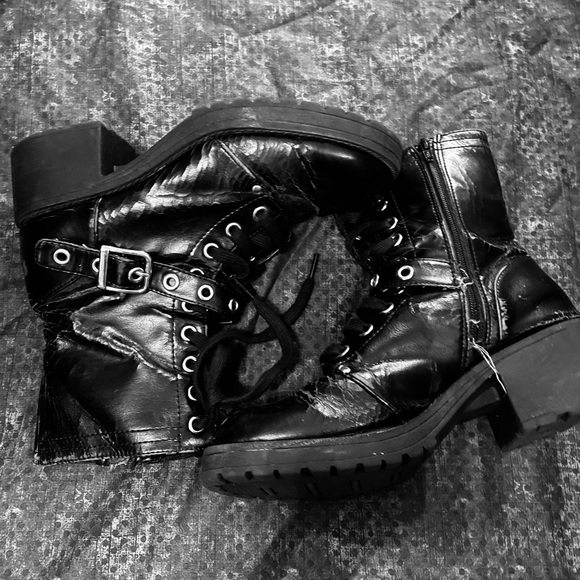 Hot Topic Shoes - 🖤Grunge Goth Combat Boots🖤